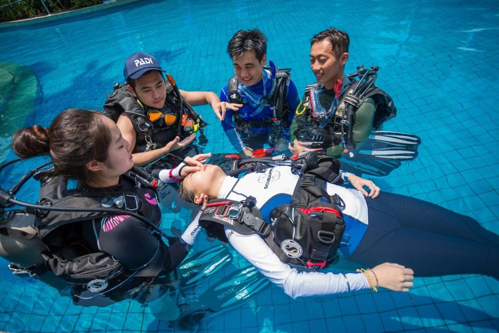 Why Scuba Divers Should Understand Basic First Aid
